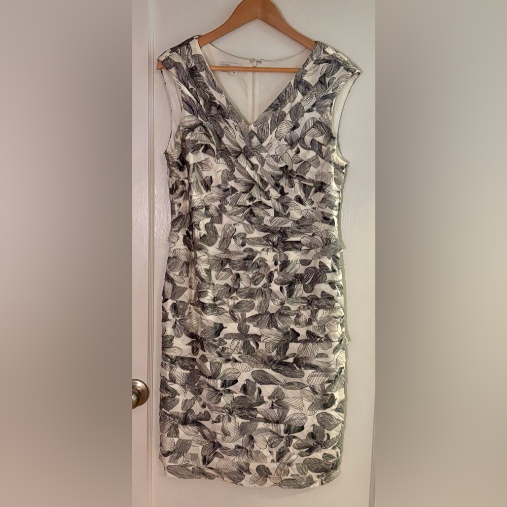 London Times Cream and Black Layered Sheath Dress V-neck Sleeveless